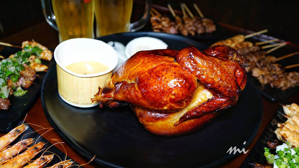 【台北美食】雞老闆長春店｜聚餐就該點滿一整桌烤物， 消費滿額再送吮指回香的無敵烤雞