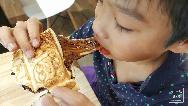 【新北美食】ices toast 艾思吐司＆日式刨冰專賣｜視覺系高顏值冰品，結合美感與口感的雙重饗宴，今夏就靠浮誇又美味的冰山來解暑吧