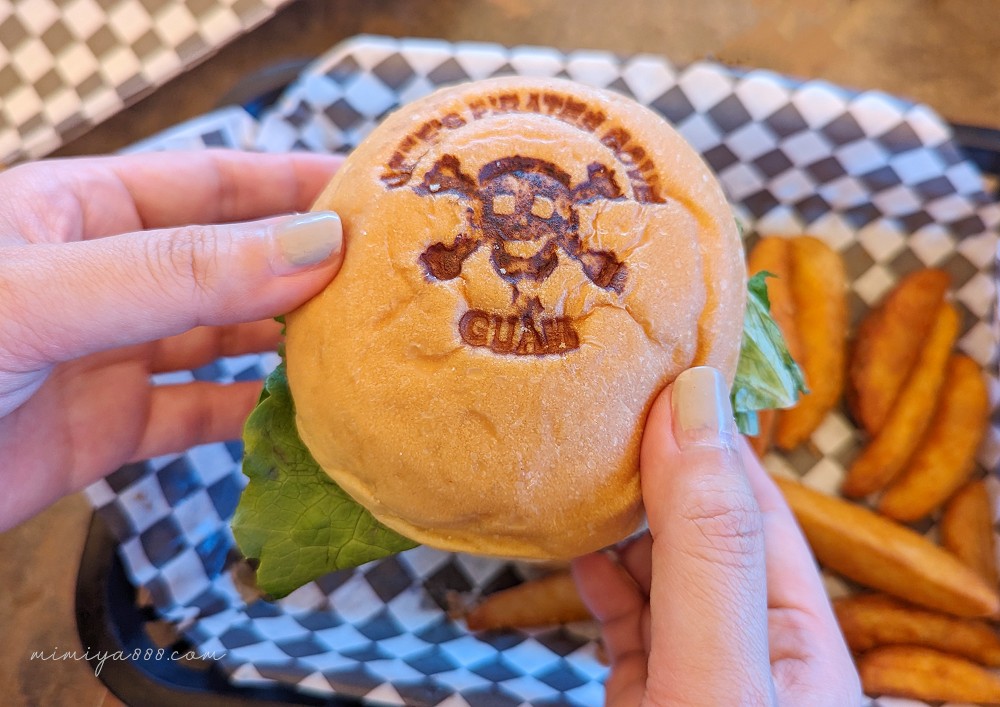 【關島美食攻略】關島必吃漢堡三選：Hard Rock Cafe 經典漢堡、Meskla Dos Burger 冠軍漢堡、Jeff’s Pirates Cove 海景漢堡